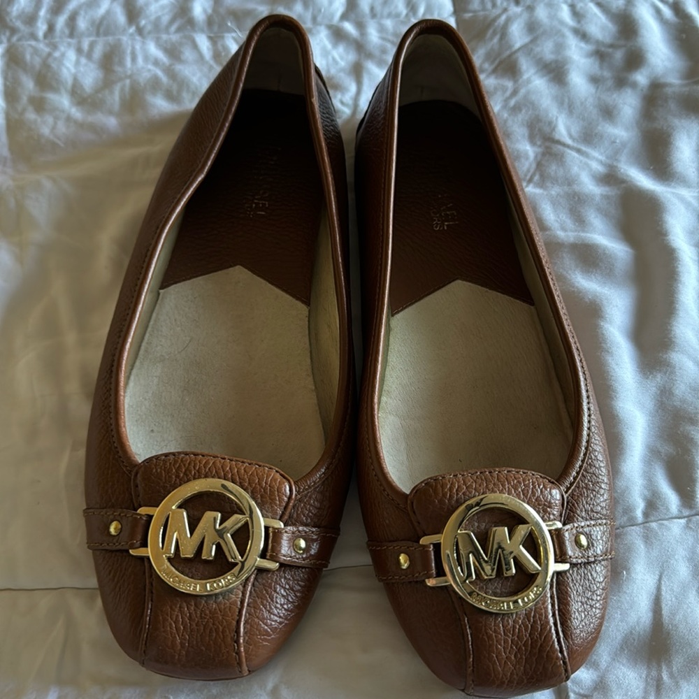 Size 9.5 Michael Kors ballet slippers tan